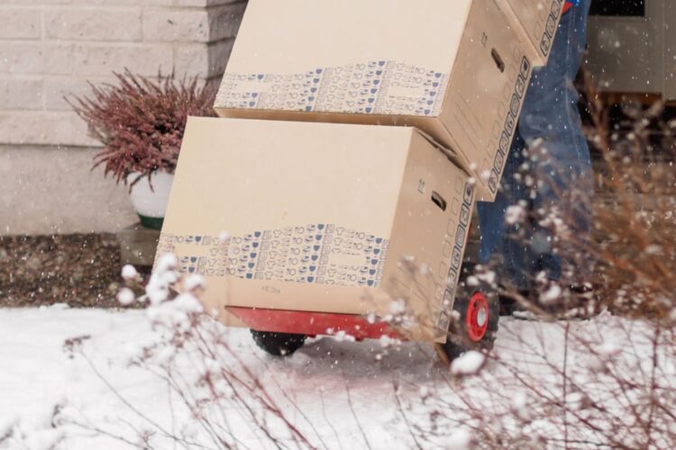 Useful Tips for Moving in the Winter